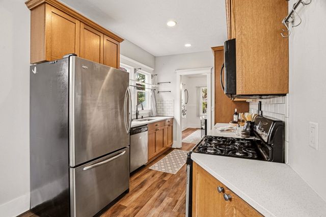 3811 S Sherman St, Spokane, WA 99203