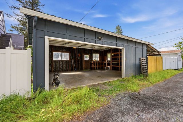 3811 S Sherman St, Spokane, WA 99203