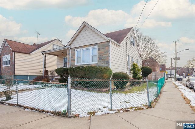 284 West End Avenue, Newark, NJ 07106