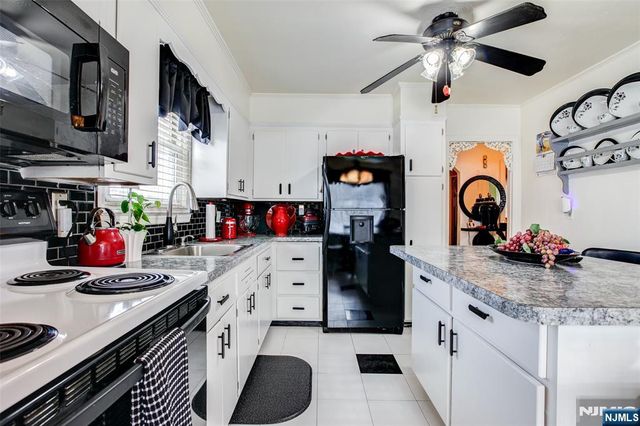 284 West End Avenue, Newark, NJ 07106