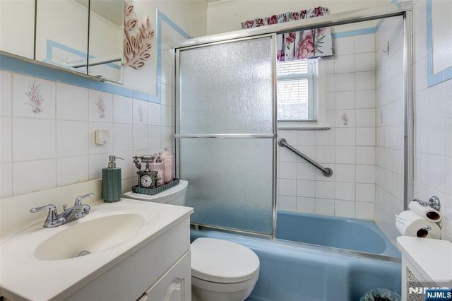 284 West End Avenue, Newark, NJ 07106