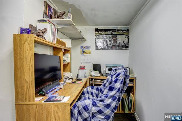 284 West End Avenue, Newark, NJ 07106