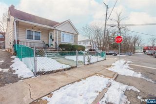 284 West End Avenue, Newark, NJ 07106