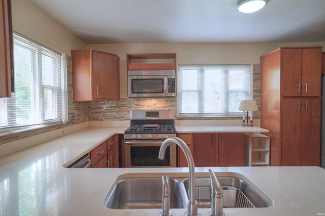 2001 E Jefferson Boulevard, South Bend, IN 46617