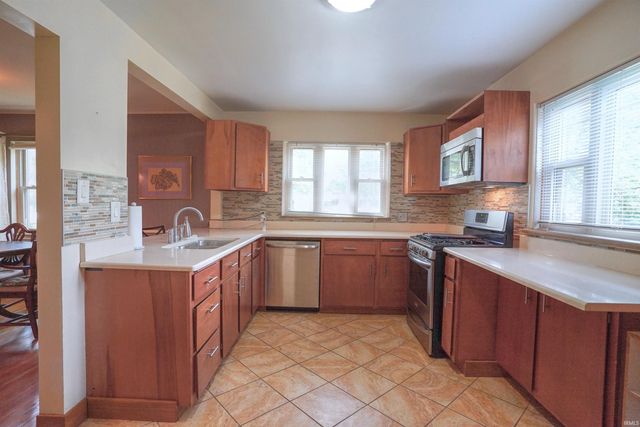 2001 E Jefferson Boulevard, South Bend, IN 46617