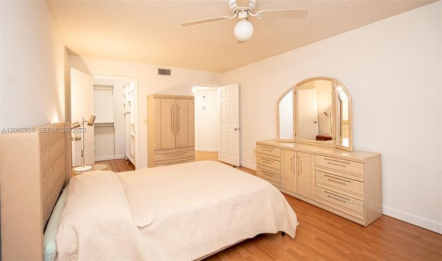 8363 Lake Drive 504, Doral, FL 33166