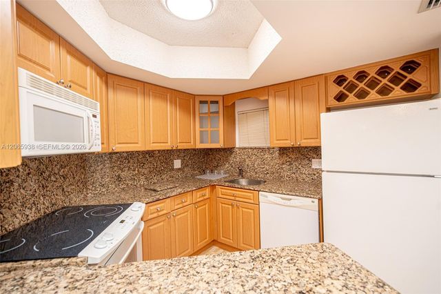 8363 Lake Drive 504, Doral, FL 33166