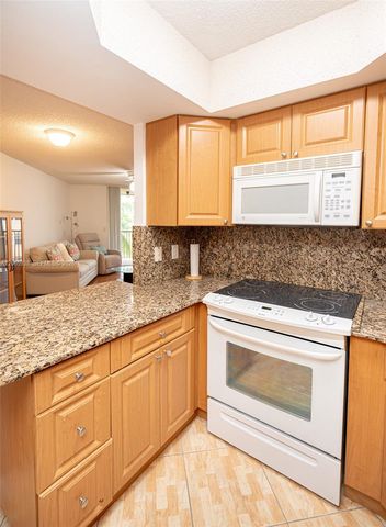 8363 Lake Drive 504, Doral, FL 33166