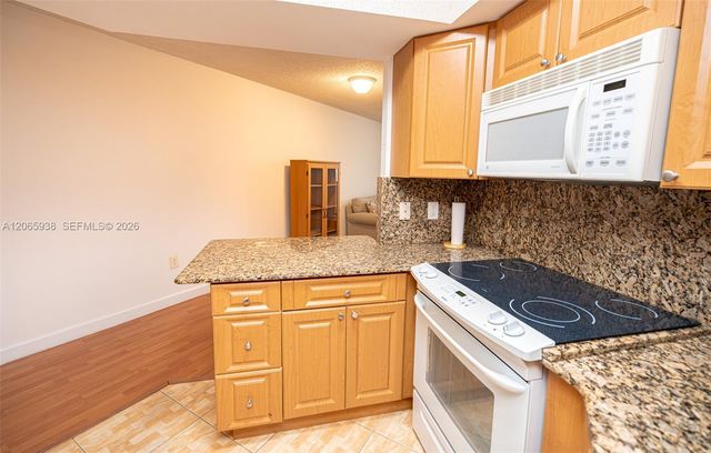 8363 Lake Drive 504, Doral, FL 33166