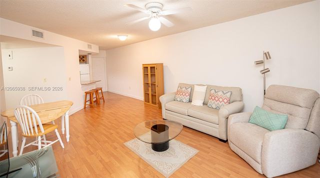 8363 Lake Drive 504, Doral, FL 33166