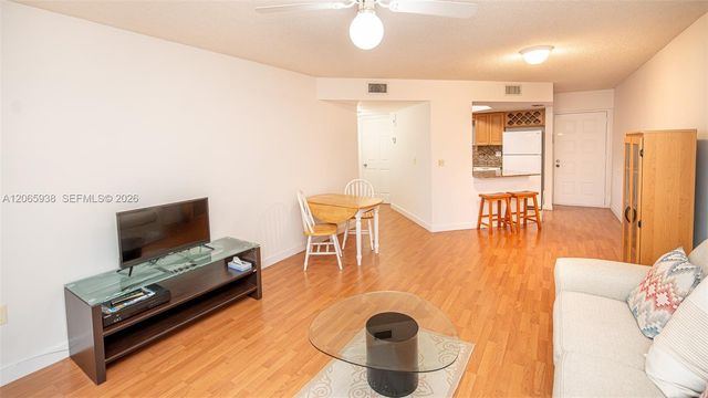 8363 Lake Drive 504, Doral, FL 33166