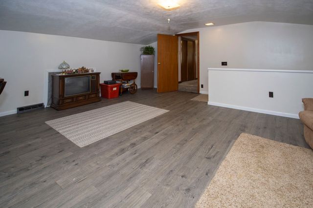 1230 LEE Road, Waterford, PA 16441