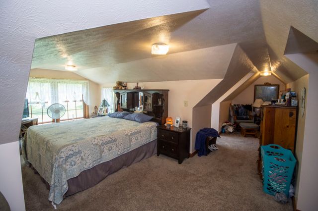 1230 LEE Road, Waterford, PA 16441