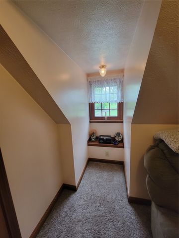 1230 LEE Road, Waterford, PA 16441