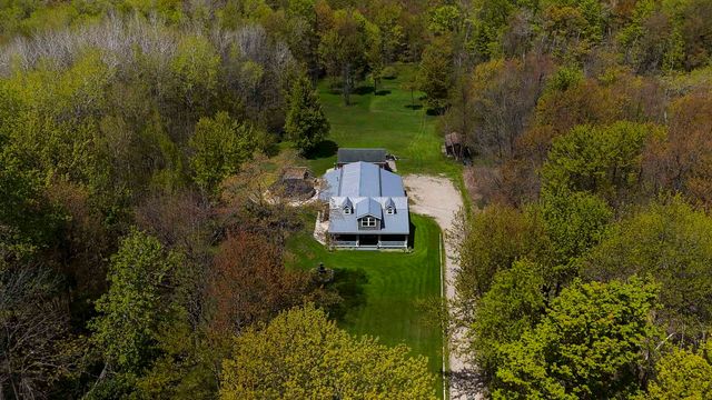 1230 LEE Road, Waterford, PA 16441