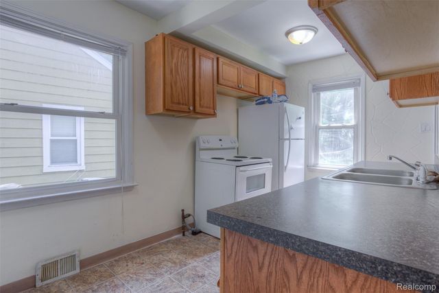 15489 DIXIE, Redford Charter Township, MI 48239