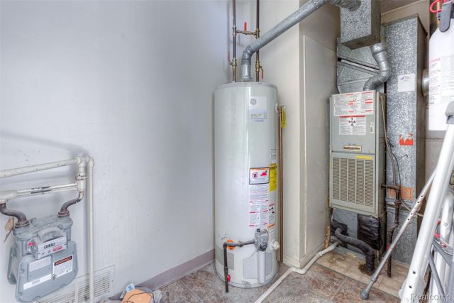 15489 DIXIE, Redford Charter Township, MI 48239