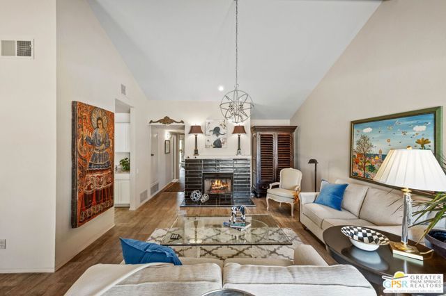 2117 Sunshine Way, Palm Springs, CA 92264