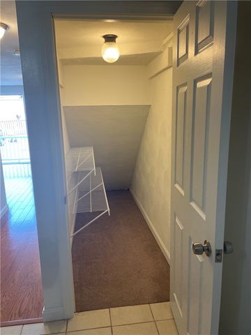 22 Wall Street 24B, Bristol, RI 02809