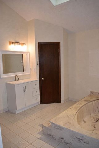 8153 PLANTERS GROVE CV, Memphis, TN 38018