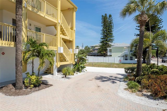 708 GULF BOULEVARD D, Indian Rocks Beach, FL 33785