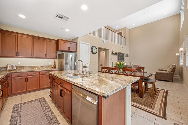 2213 Campolina Way, Oakdale, CA 95361