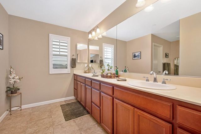 2213 Campolina Way, Oakdale, CA 95361