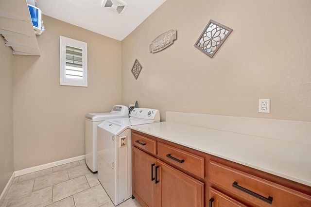 2213 Campolina Way, Oakdale, CA 95361