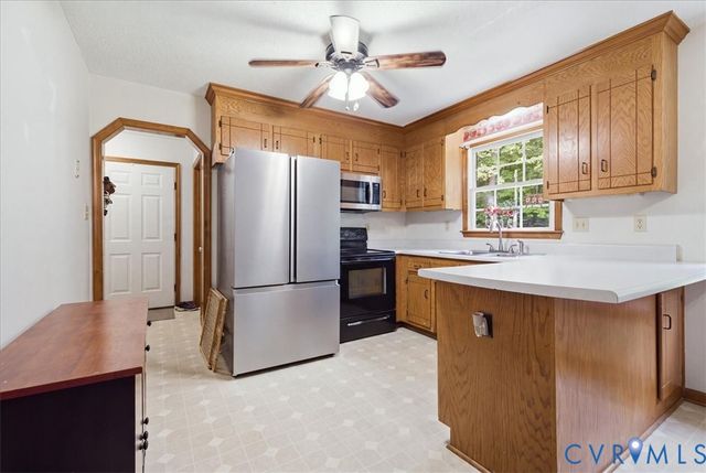 8155 Hines Rd, Disputanta, VA 23842
