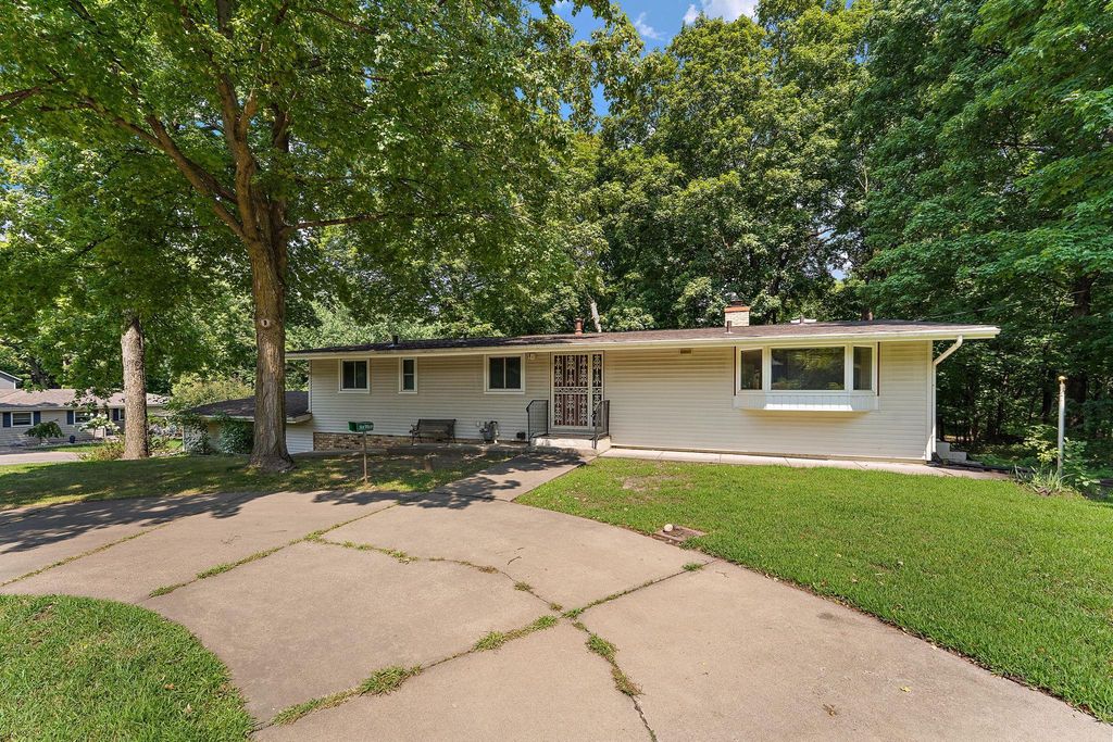 4125 Thrushwood Lane, Minnetonka, MN 55345 — photo 2