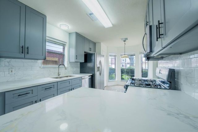 8826 Fondren Village Drive, Houston, TX 77071
