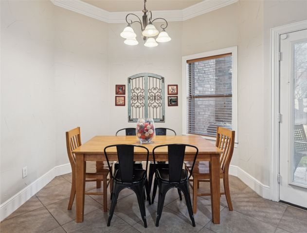 2221 Farrington Lane, Hurst, TX 76054