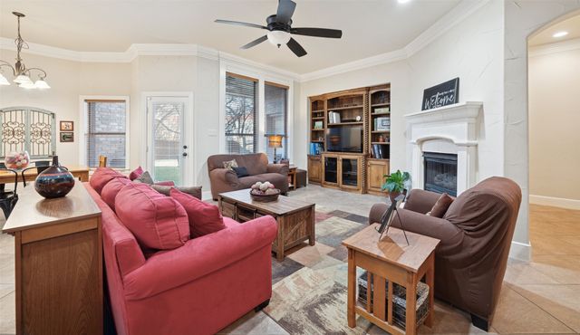 2221 Farrington Lane, Hurst, TX 76054