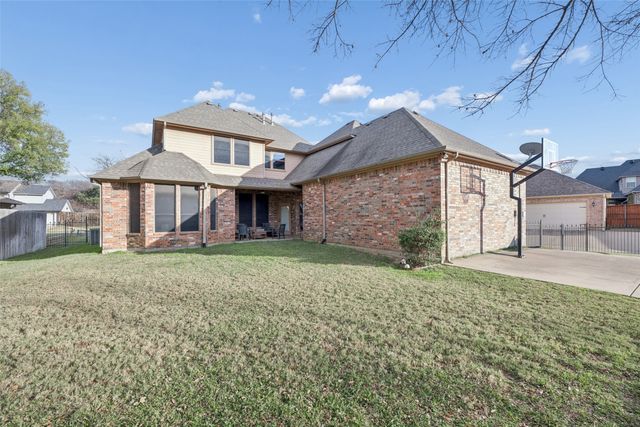 2221 Farrington Lane, Hurst, TX 76054