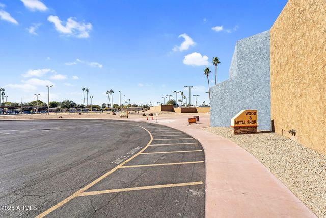 13812 N KAANAPALI Drive, Sun City, AZ 85351