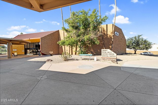 13812 N KAANAPALI Drive, Sun City, AZ 85351