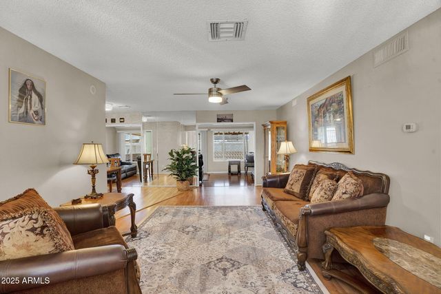 13812 N KAANAPALI Drive, Sun City, AZ 85351