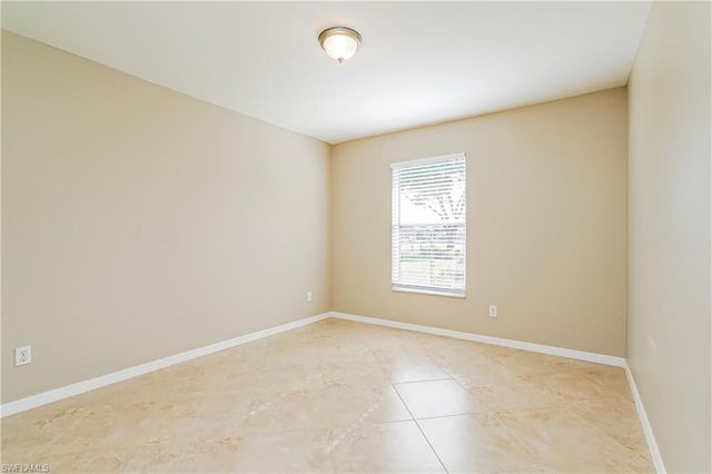 160 SE 27th TER, Cape Coral, FL 33904