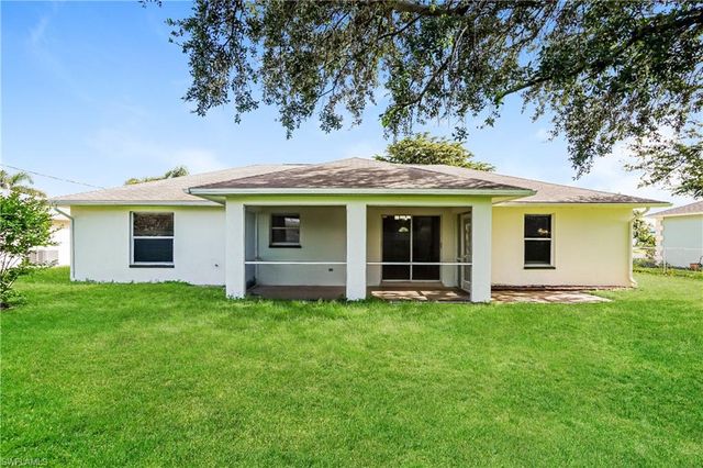 160 SE 27th TER, Cape Coral, FL 33904