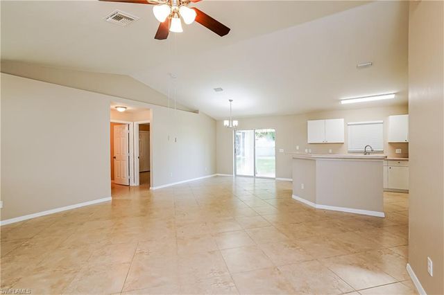 160 SE 27th TER, Cape Coral, FL 33904