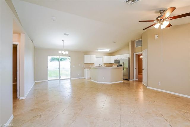 160 SE 27th TER, Cape Coral, FL 33904
