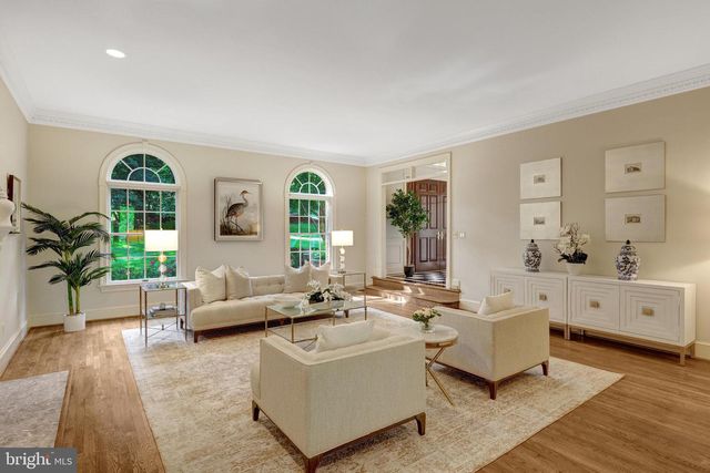 8014 GREENWICH WOODS DR, Mclean, VA 22102