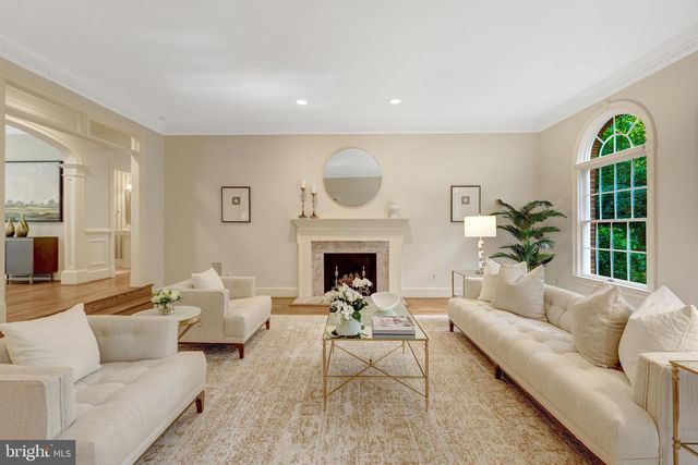 8014 GREENWICH WOODS DR, Mclean, VA 22102