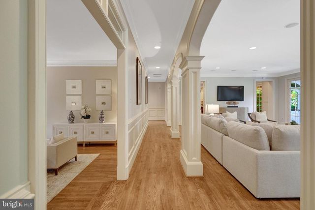 8014 GREENWICH WOODS DR, Mclean, VA 22102