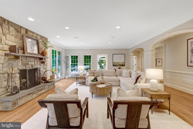 8014 GREENWICH WOODS DR, Mclean, VA 22102