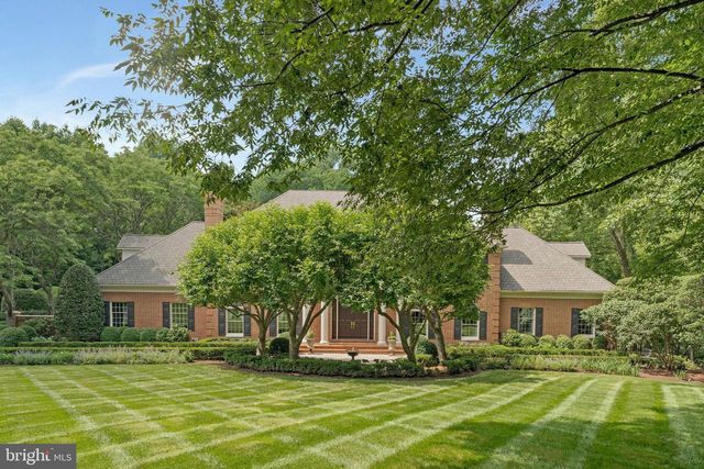 8014 GREENWICH WOODS DR, Mclean, VA 22102