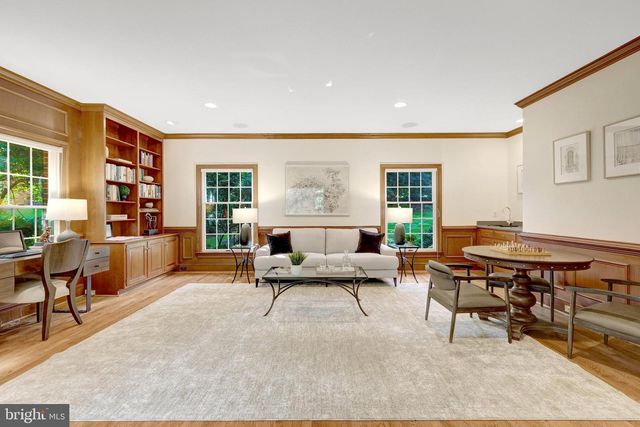 8014 GREENWICH WOODS DR, Mclean, VA 22102