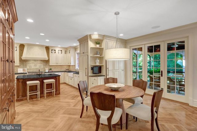 8014 GREENWICH WOODS DR, Mclean, VA 22102