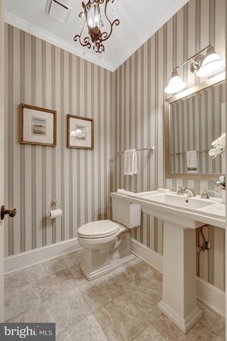 8014 GREENWICH WOODS DR, Mclean, VA 22102