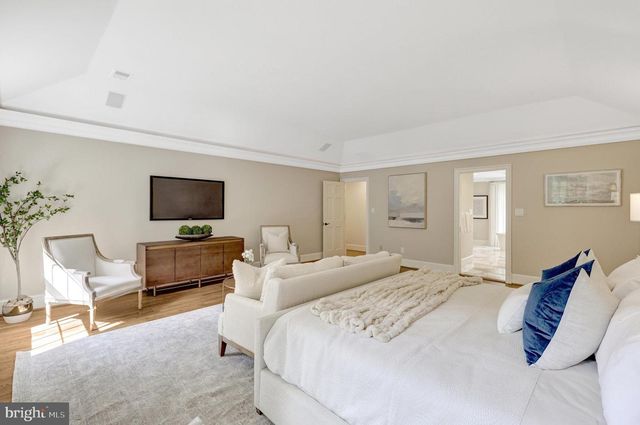 8014 GREENWICH WOODS DR, Mclean, VA 22102